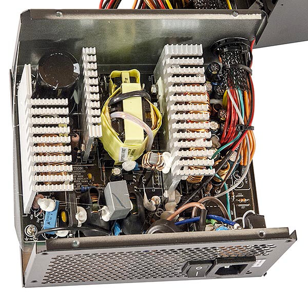 Chieftec GPE-700S - 13